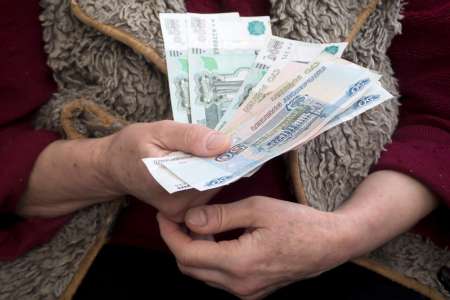 Насколько и кому подымут социальные выплаты в России с 1 февраля 2019